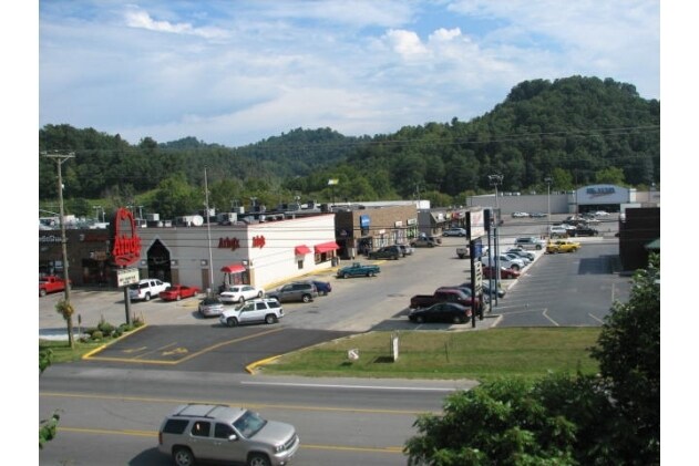More Photos Of 343-451 N Mayo Trl, Paintsville Storefront For Sale