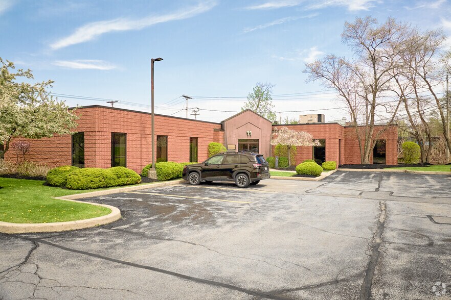 Primary Photo Of 11 North St, Canandaigua Medical For Lease