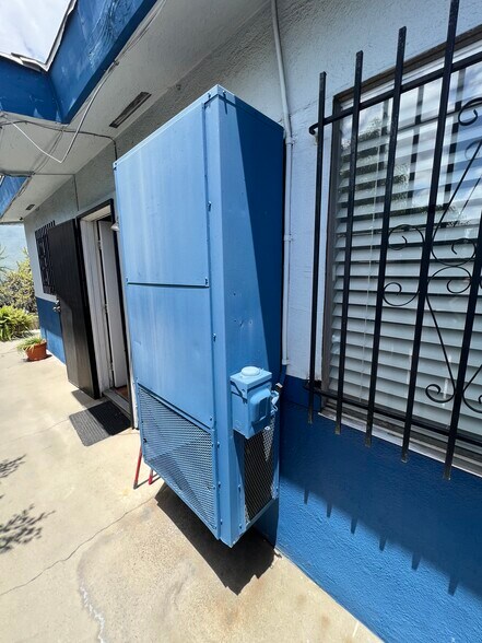 More Photos Of 13175 Paramount Blvd, South Gate Office For Sale