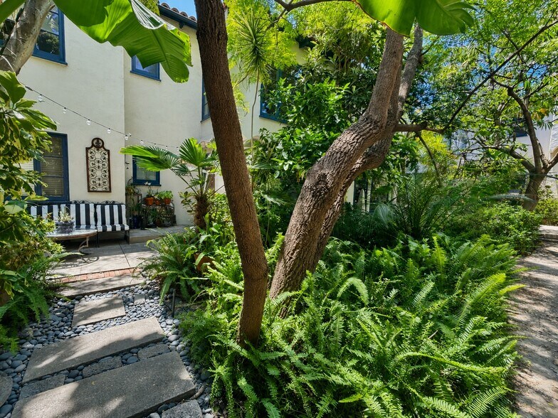 More Photos Of 1269 Havenhurst Dr, West Hollywood Multifamily For Sale