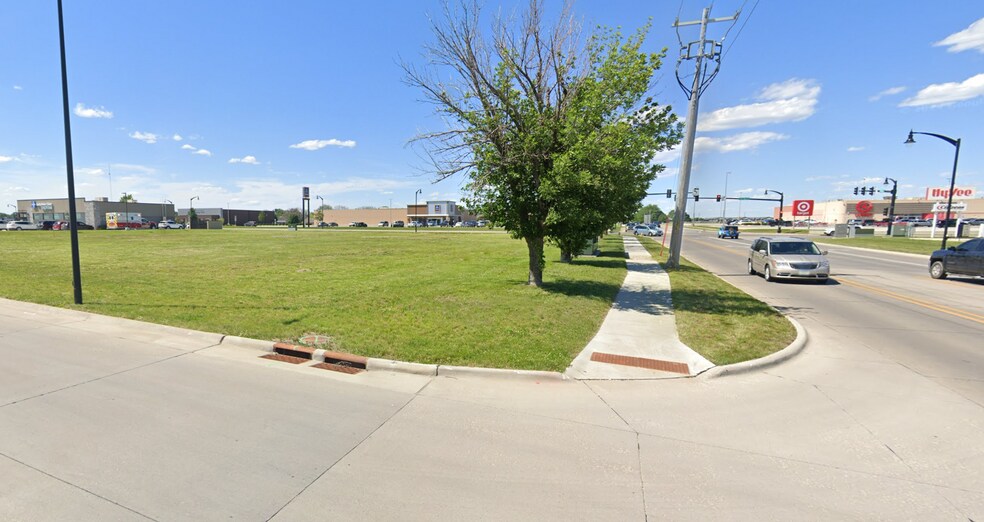 More Photos Of 212 S 29th St, Fort Dodge Land For Lease