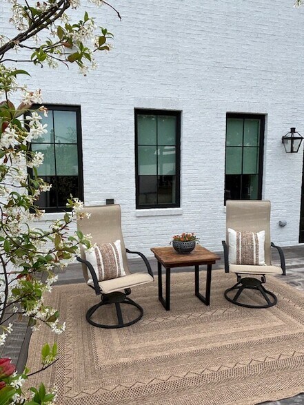 More Photos Of 152 N Section St, Fairhope Storefront Retail Residential For Sale