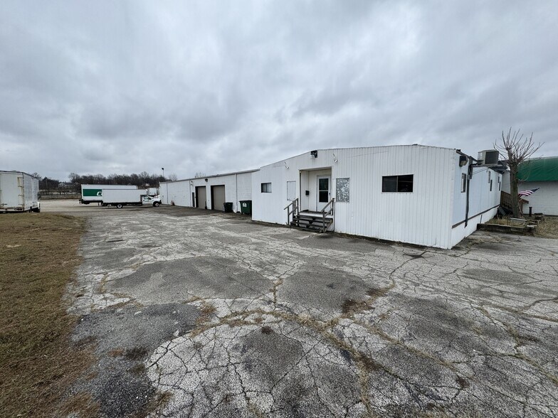 More Photos Of 905 Miami St, Akron Warehouse For Sale