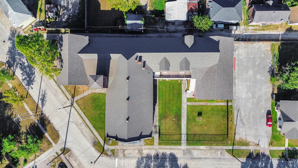 More Photos Of 2728 Kentucky St, Baytown Religious Facility For Sale