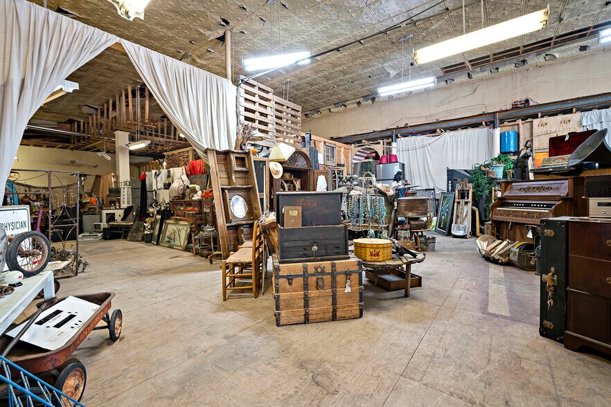 More Photos Of 103 S 6th St, Brownfield Restaurant For Sale