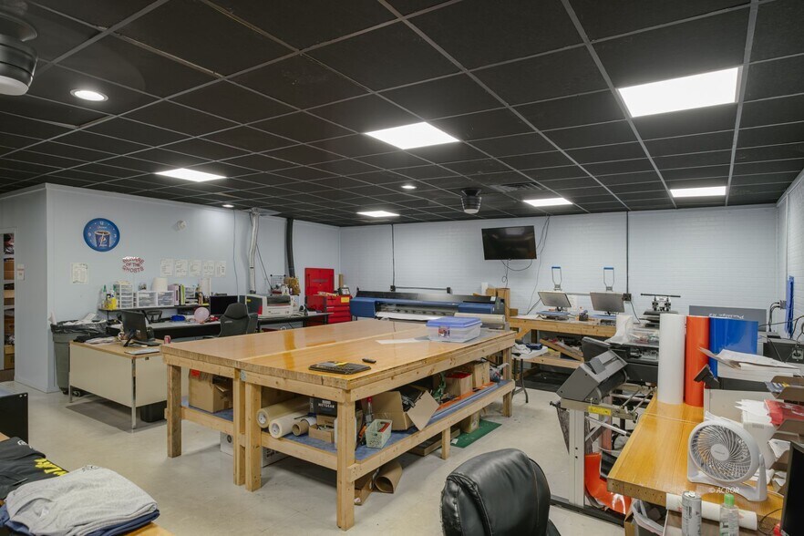 More Photos Of 1037 OH-7, Gallipolis Sports And Entertainment For Sale