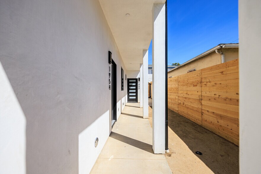 More Photos Of 1954-1958 Purdue Ave, Los Angeles Apartments For Sale