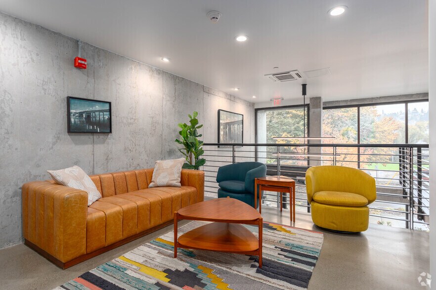More Photos Of 3046 17th Ave W, Seattle Apartments For Lease