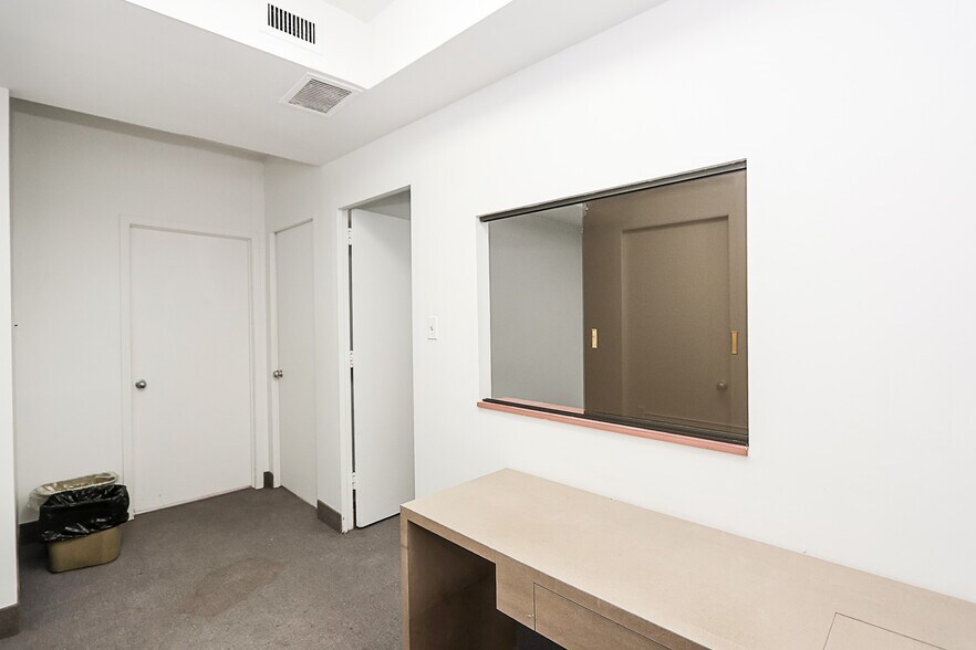 More Photos Of 520 Franklin Ave, Garden City Medical For Sale