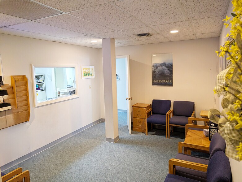 More Photos Of 19 Tyler St, Nashua Medical For Sale
