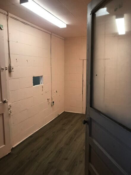 More Photos Of 147 Nebraska, Memphis Warehouse For Sale