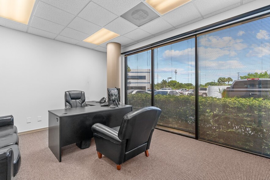 More Photos Of 3333 W Commercial Blvd, Fort Lauderdale Medical For Sale