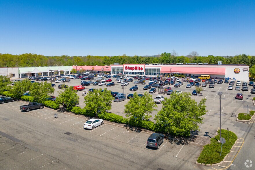 More Photos Of 808 W Route 46, Parsippany Storefront For Lease