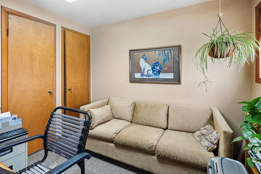 More Photos Of 2642 Audubon Rd, Eagleville Medical For Sale