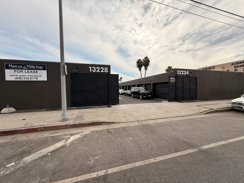 More Photos Of 13228-13234 Sherman Way, North Hollywood Warehouse For Lease