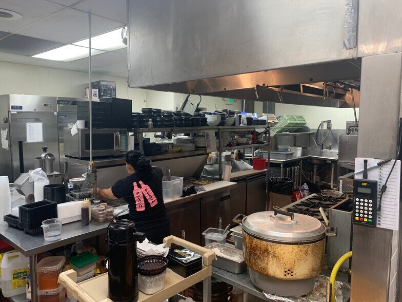 More Photos Of 165 E Boardwalk Dr, Fort Collins Restaurant For Sale