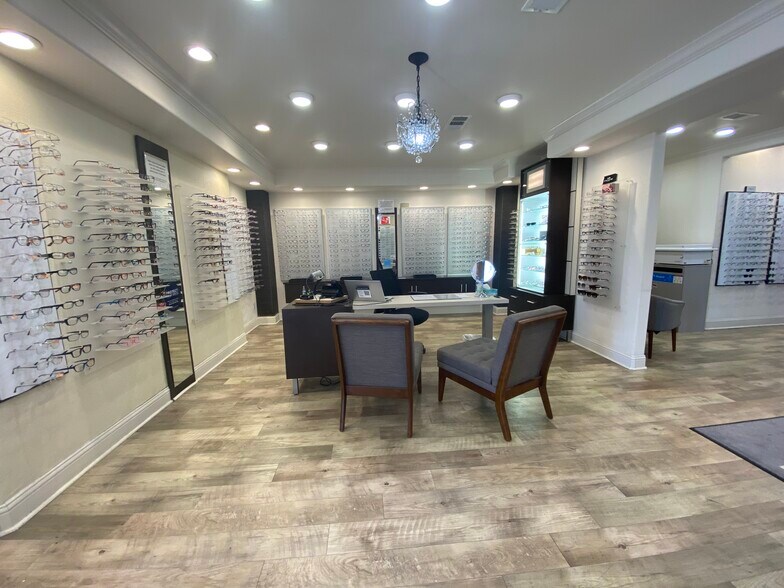 More Photos Of 2401 N 16th St, Orange Land For Sale