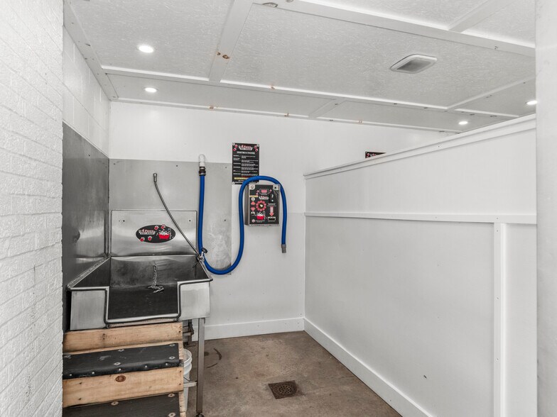 More Photos Of 2415 McNeilly Rd, Pittsburgh Warehouse For Sale
