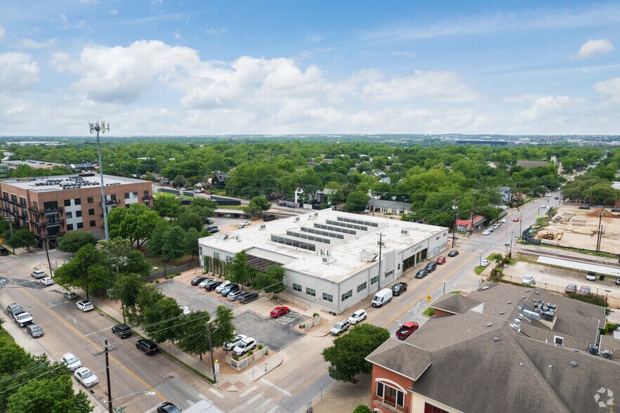 More Photos Of 2201 E 6th St, Austin Loft Creative Space For Lease