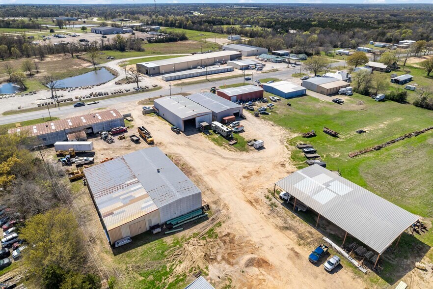 More Photos Of 2620 Farm Road 79, Paris Warehouse For Sale