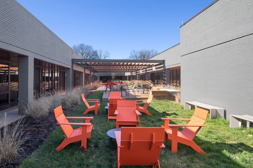 More Photos Of 5510 77 Center Dr, Charlotte Office For Lease