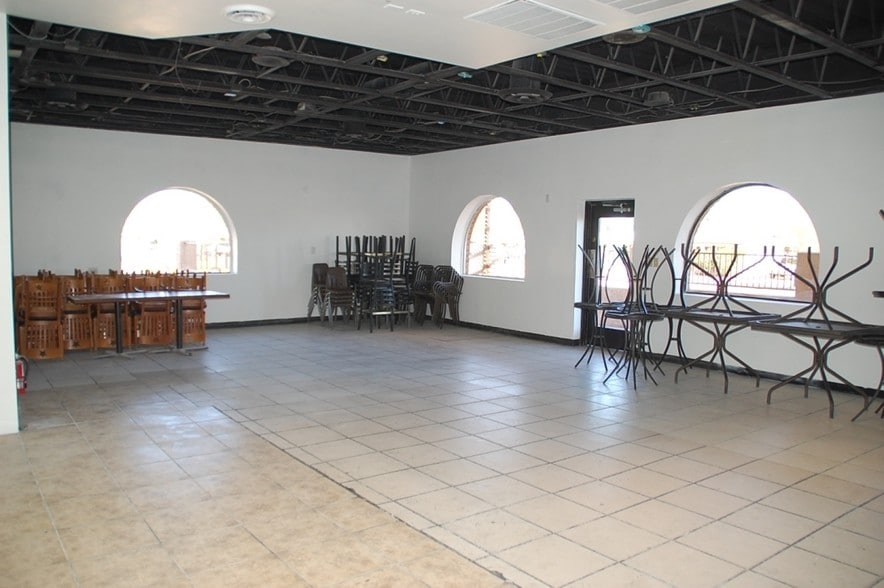 More Photos Of 6739 East Avalon Drive, Scottsdale Restaurant For Lease