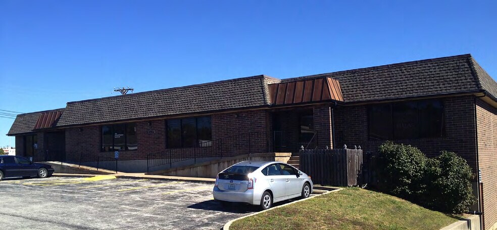 More Photos Of 3600 Noland Rd, Independence Office For Lease