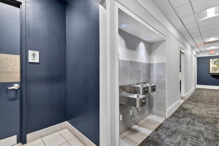 More Photos Of 7301 SW 57th Ct, South Miami Office For Sale