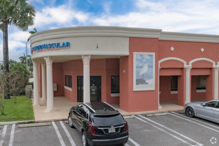 More Photos Of 2923 S Federal Hwy, Boynton Beach General Retail For Lease