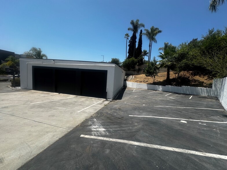 More Photos Of 7658 University Ave, La Mesa Auto Dealership For Lease
