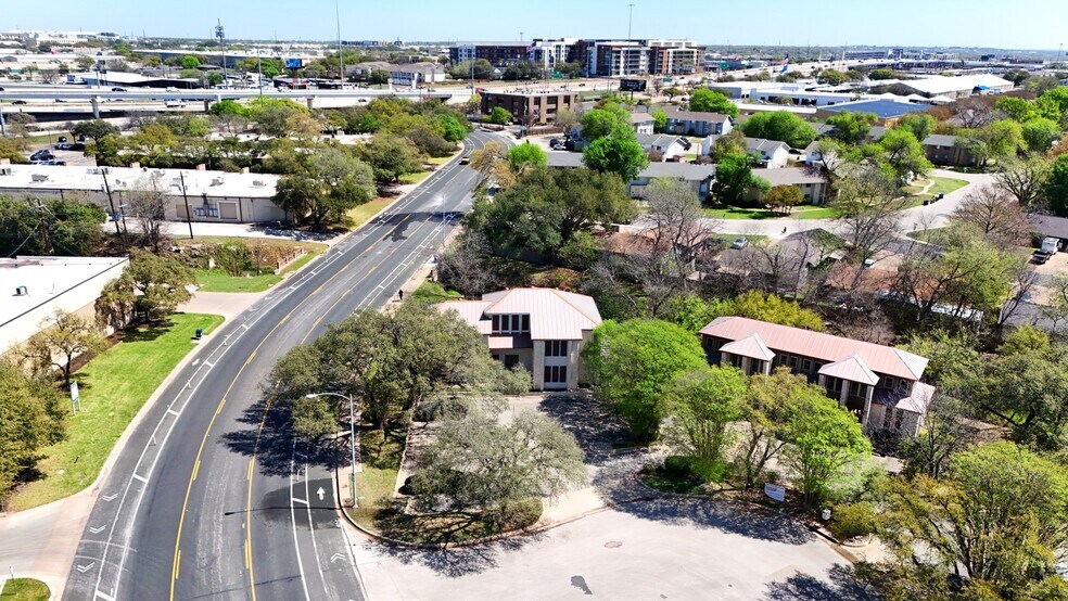 More Photos Of 8733 Shoal Creek Blvd, Austin Office For Sale