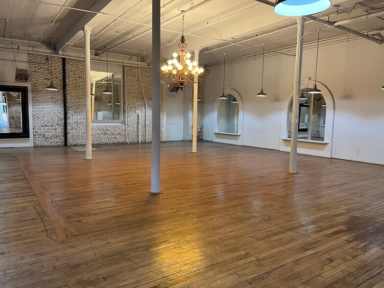 Primary Photo Of 940-942 Tyler St, Benicia Flex For Lease