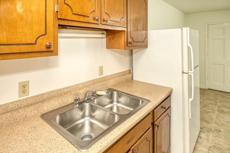 More Photos Of 7626 Bellehaven Dr, Gloucester Point Apartments For Sale