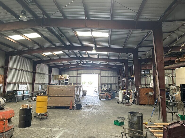 More Photos Of 5220 Ted St, Houston Manufacturing For Lease
