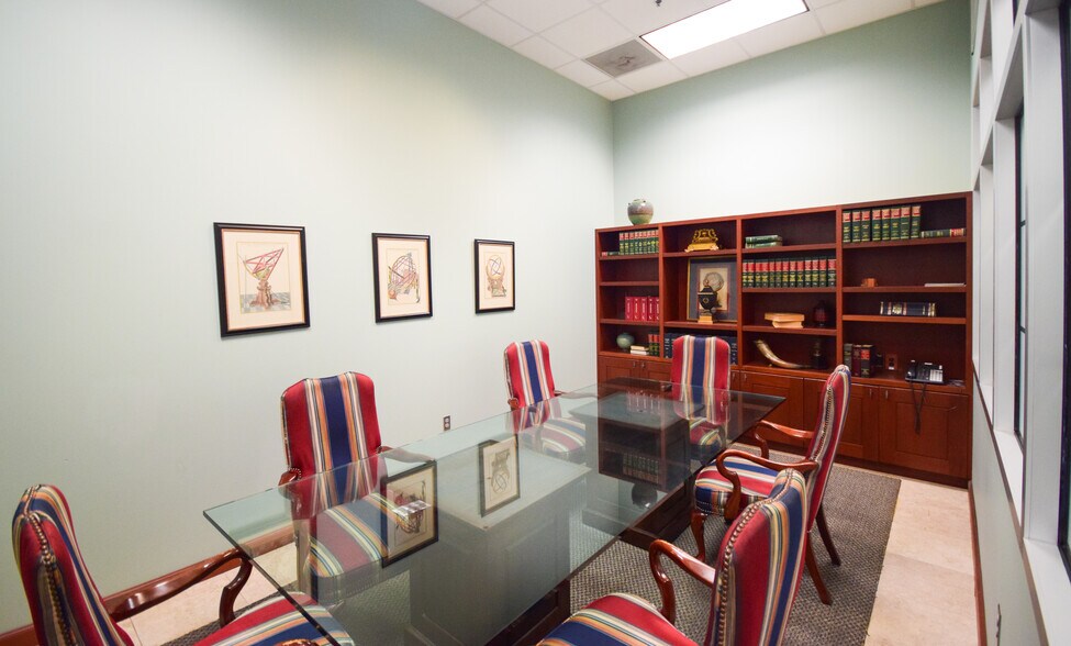 More Photos Of 1001 La Harpe Blvd, Little Rock Office For Sale