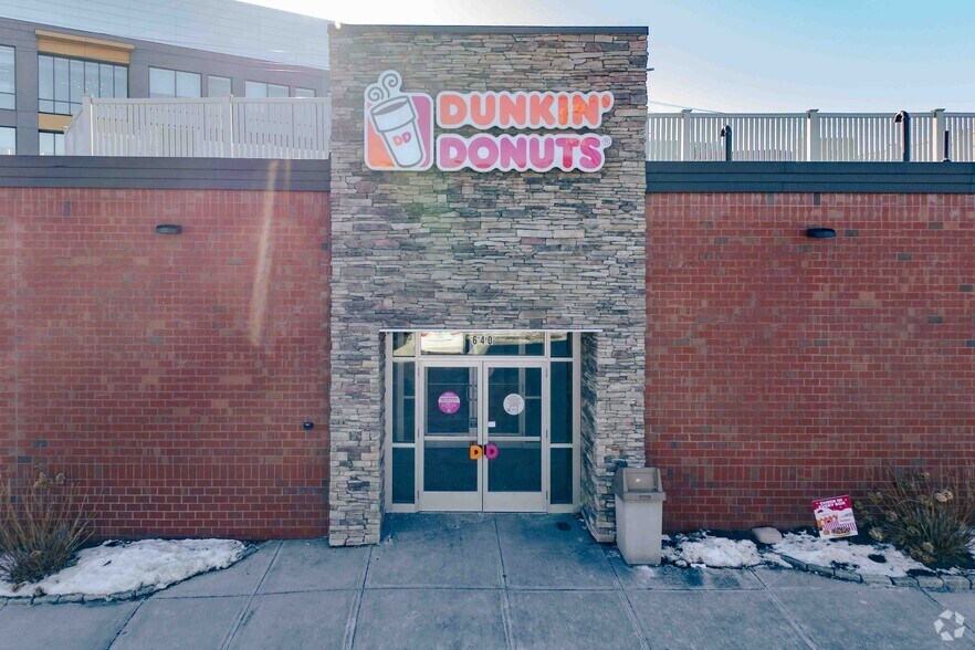 More Photos Of 640 Arsenal St, Watertown Storefront Retail Office For Lease