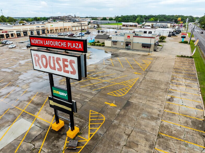 More Photos Of 1655 Saint Mary St, Thibodaux Flex For Sale