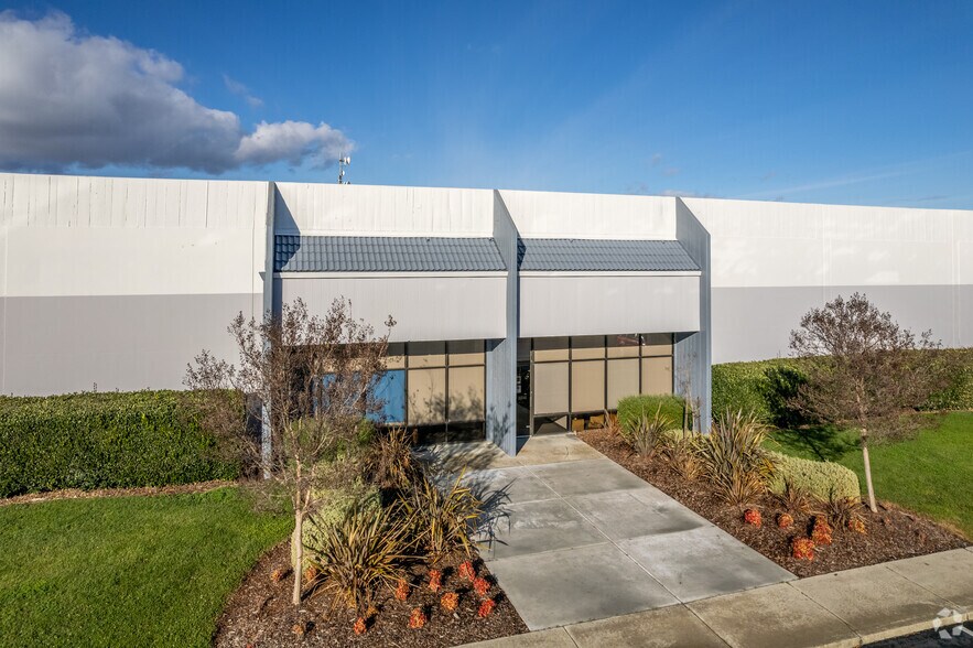 More Photos Of 1800-1810 Enterprise Blvd, West Sacramento Warehouse For Lease