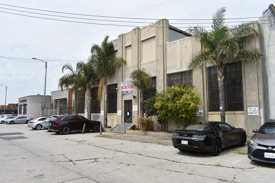 Primary Photo Of 851 E 60th St, Los Angeles Warehouse For Sale