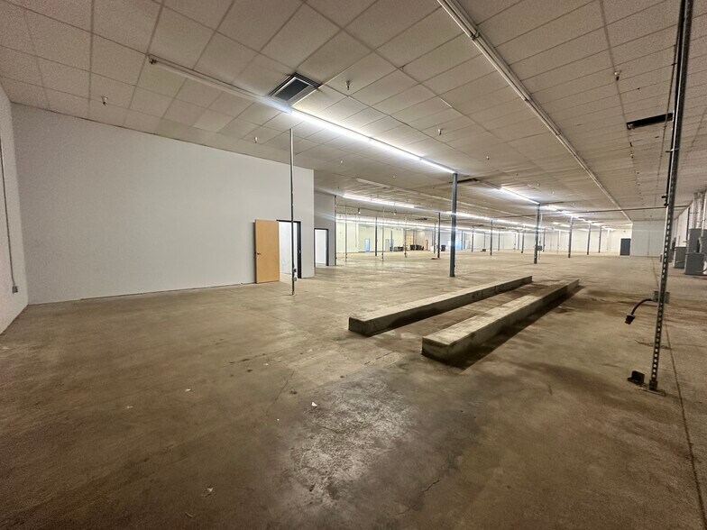 More Photos Of 1001 NE Loop 820, Fort Worth Distribution For Lease