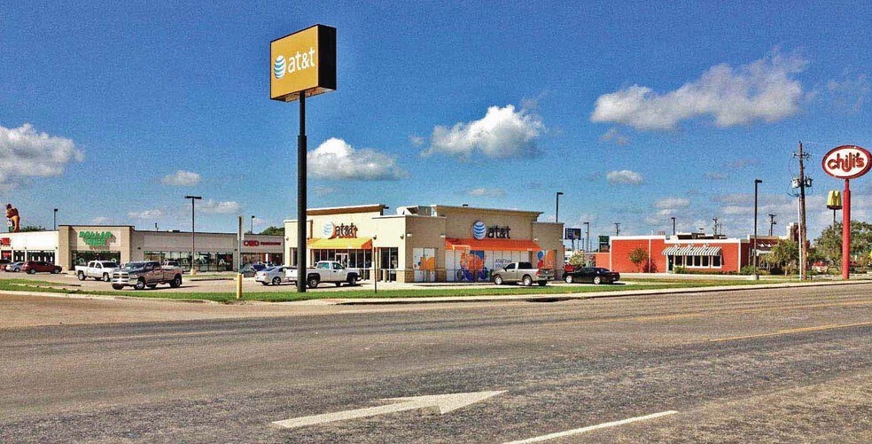 More Photos Of 402 E FM 351, Beeville Freestanding For Sale