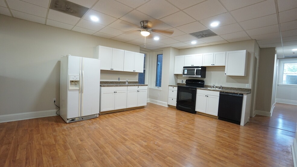 More Photos Of 17 W Main St, Lansdale Apartments For Sale