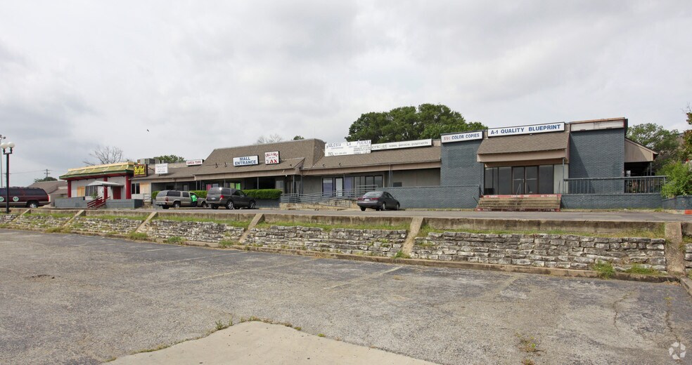 More Photos Of 2015 E Riverside Dr, Austin Unknown For Lease