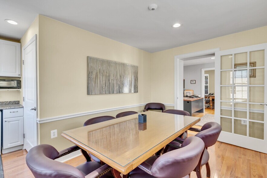 More Photos Of 9279 Kings Hwy, King George Loft Creative Space For Sale
