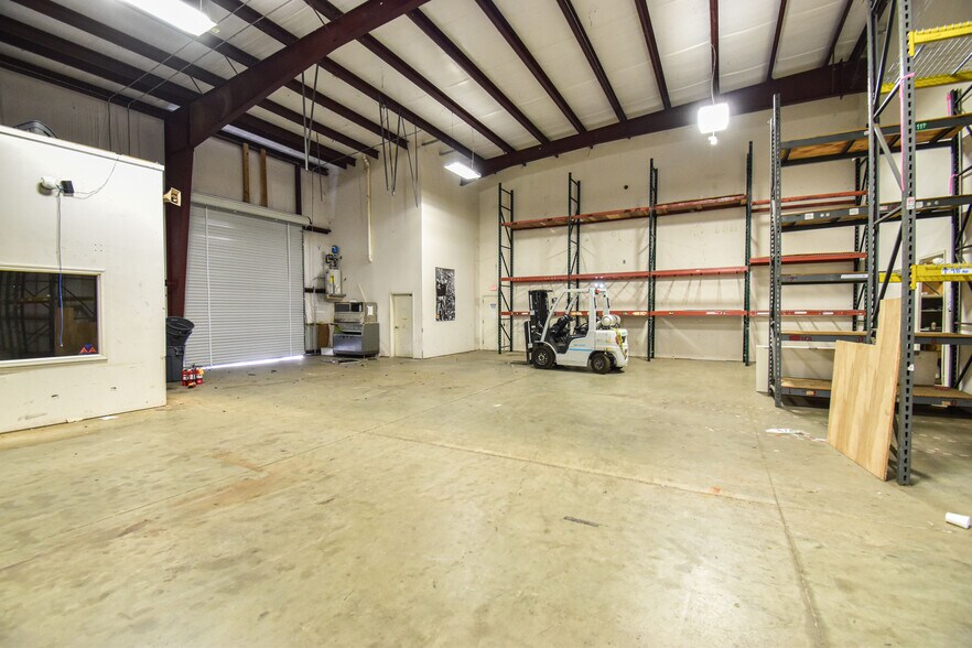 More Photos Of 1209 James I Harrison Jr Pky E, Tuscaloosa Warehouse For Sale