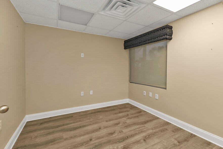 More Photos Of 128 W Charlotte Ave, Punta Gorda Office Residential For Sale