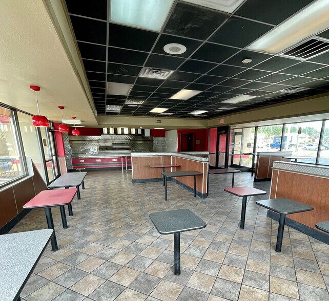 Primary Photo Of 5508 Raeford Rd, Fayetteville Fast Food For Lease