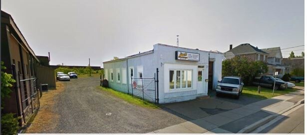 Primary Photo Of 212 Burgar St, Welland Service For Sale