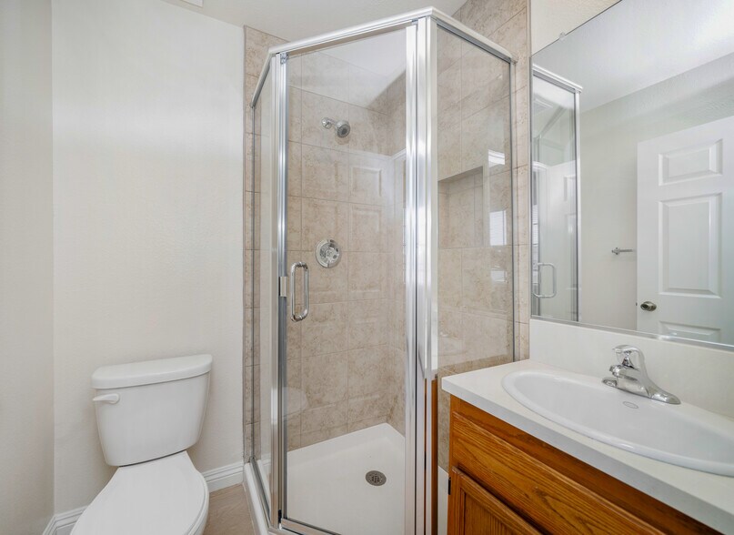 More Photos Of 4651 Cahuenga Blvd, North Hollywood Apartments For Sale