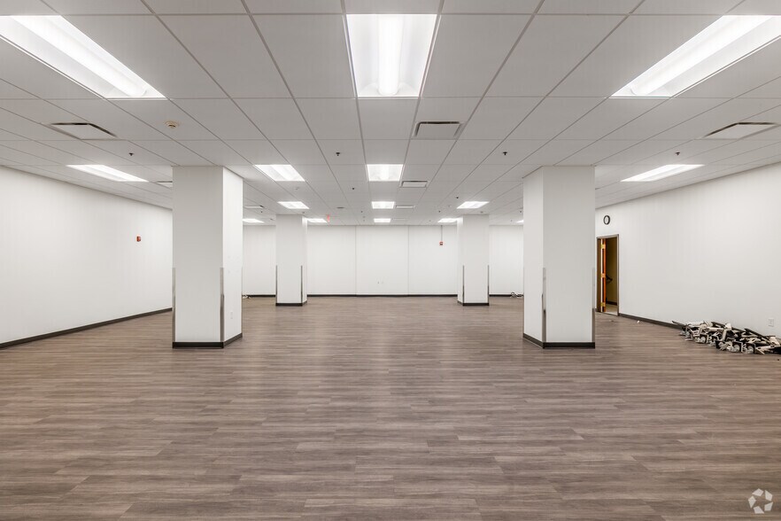 More Photos Of 3721 Tecport Dr, Harrisburg Office For Sale